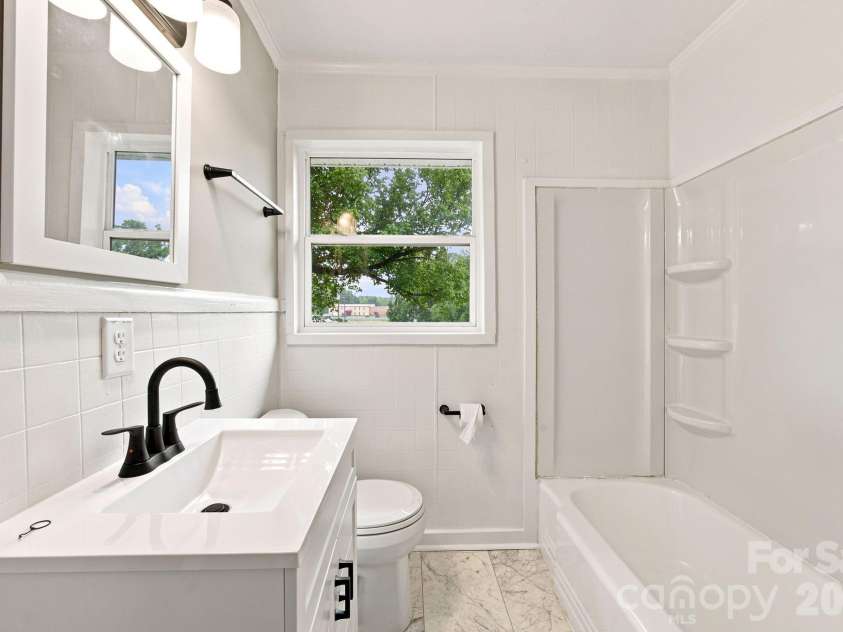 552 Old NC 277 Road, Bessemer City, NC 28016.  MLS# CAR4404820, YatesRealty ID 40478. 