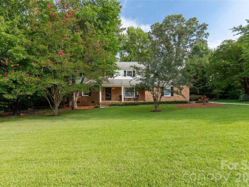 1214 Hawthorne Road, Lancaster, SC 29720.  MLS# CAR4407326, YatesRealty ID 40480. 