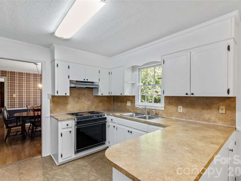 1214 Hawthorne Road, Lancaster, SC 29720.  MLS# CAR4407326, YatesRealty ID 40480. 