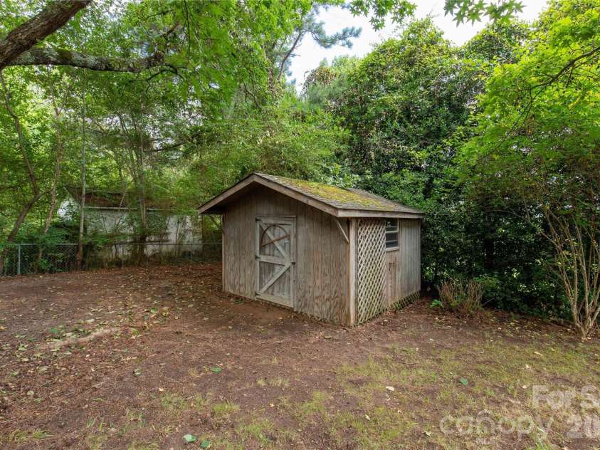 1214 Hawthorne Road, Lancaster, SC 29720.  MLS# CAR4407326, YatesRealty ID 40480. 