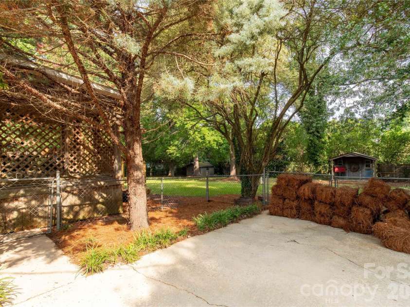 1214 Hawthorne Road, Lancaster, SC 29720.  MLS# CAR4407326, YatesRealty ID 40480. 