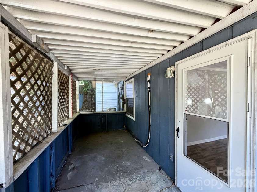 6 Leita Lane, Asheville, NC 28806.  MLS# CAR4403814, YatesRealty ID 40482. 