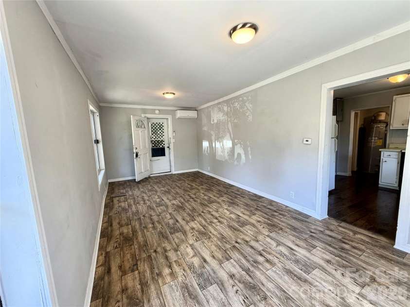 6 Leita Lane, Asheville, NC 28806.  MLS# CAR4403814, YatesRealty ID 40482. 