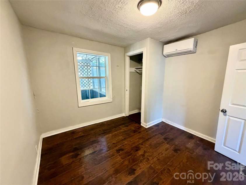 6 Leita Lane, Asheville, NC 28806.  MLS# CAR4403814, YatesRealty ID 40482. 