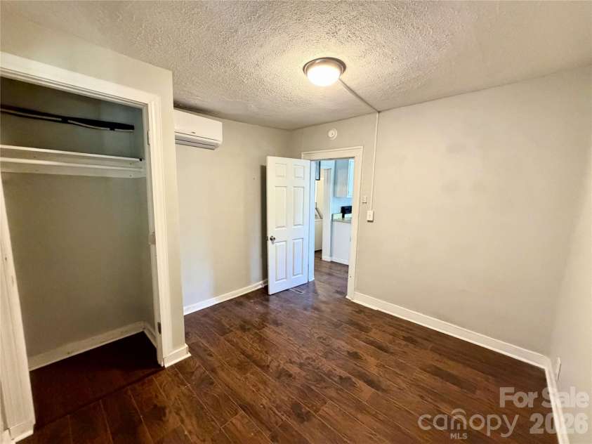 6 Leita Lane, Asheville, NC 28806.  MLS# CAR4403814, YatesRealty ID 40482. 