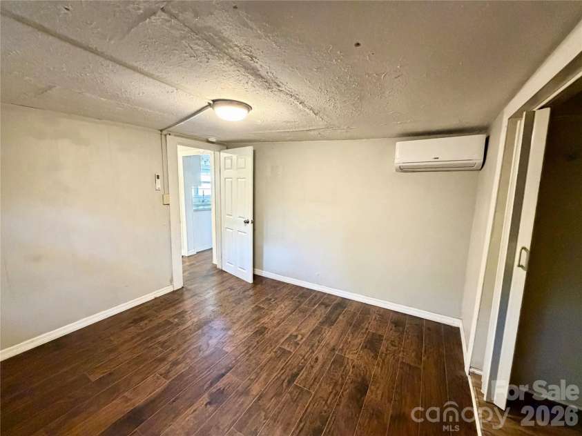 6 Leita Lane, Asheville, NC 28806.  MLS# CAR4403814, YatesRealty ID 40482. 