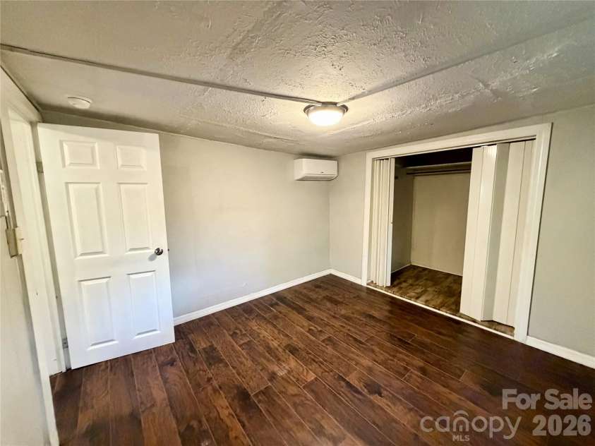 6 Leita Lane, Asheville, NC 28806.  MLS# CAR4403814, YatesRealty ID 40482. 
