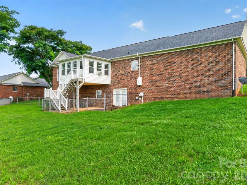 5706 George Hildebran School Road, Hickory, NC 28602.  MLS# CAR4408171, YatesRealty ID 40483. 
