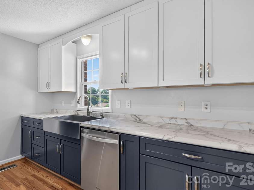 5706 George Hildebran School Road, Hickory, NC 28602.  MLS# CAR4408171, YatesRealty ID 40483. 