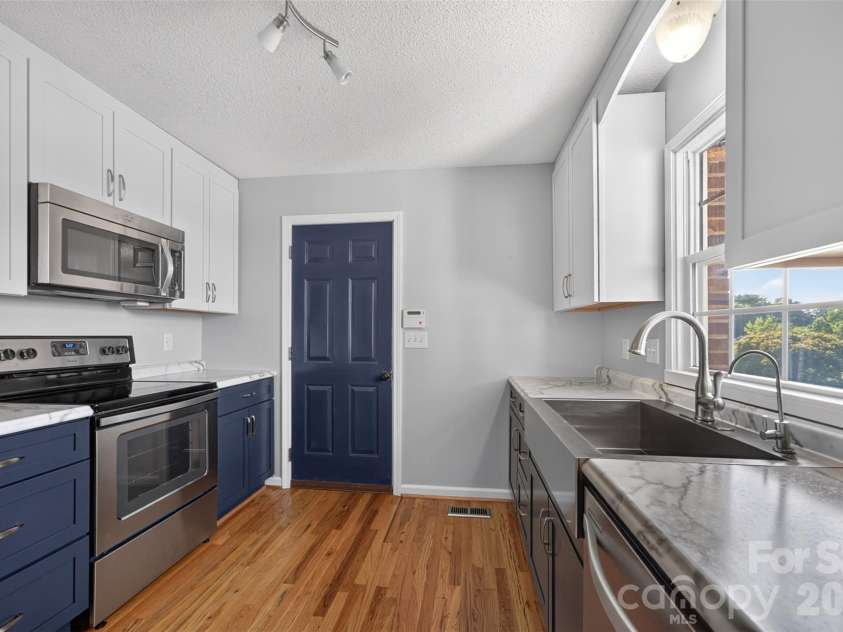 5706 George Hildebran School Road, Hickory, NC 28602.  MLS# CAR4408171, YatesRealty ID 40483. 