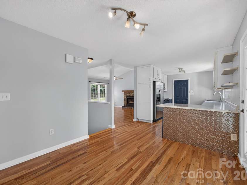5706 George Hildebran School Road, Hickory, NC 28602.  MLS# CAR4408171, YatesRealty ID 40483. 
