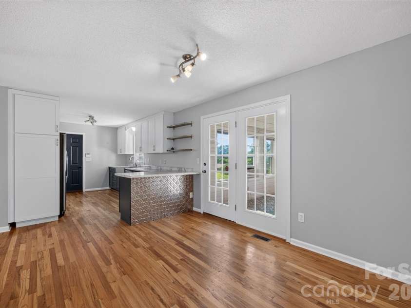 5706 George Hildebran School Road, Hickory, NC 28602.  MLS# CAR4408171, YatesRealty ID 40483. 