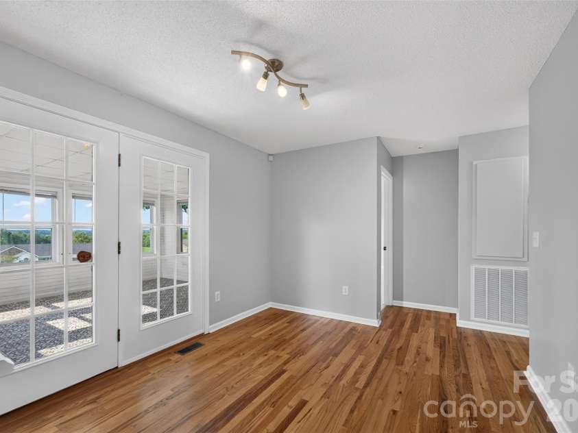 5706 George Hildebran School Road, Hickory, NC 28602.  MLS# CAR4408171, YatesRealty ID 40483. 