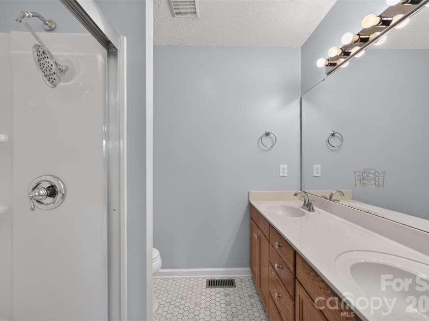 5706 George Hildebran School Road, Hickory, NC 28602.  MLS# CAR4408171, YatesRealty ID 40483. 