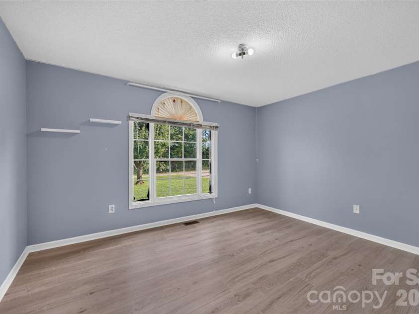 5706 George Hildebran School Road, Hickory, NC 28602.  MLS# CAR4408171, YatesRealty ID 40483. 