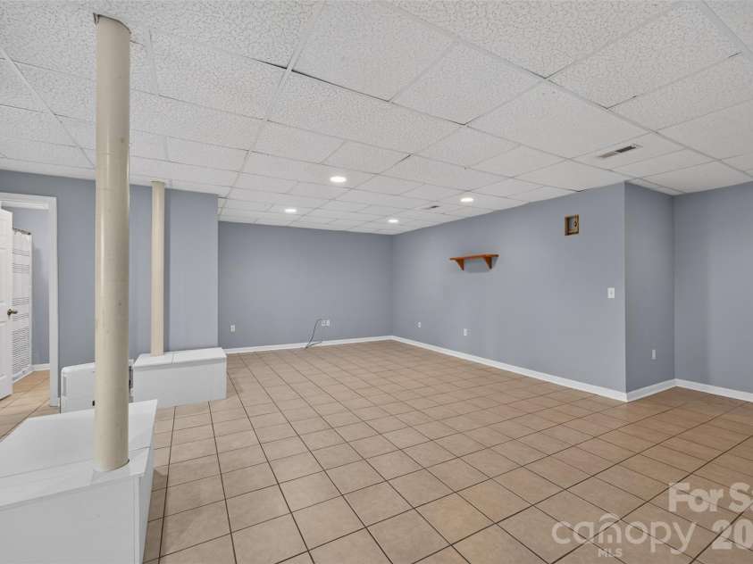 5706 George Hildebran School Road, Hickory, NC 28602.  MLS# CAR4408171, YatesRealty ID 40483. 
