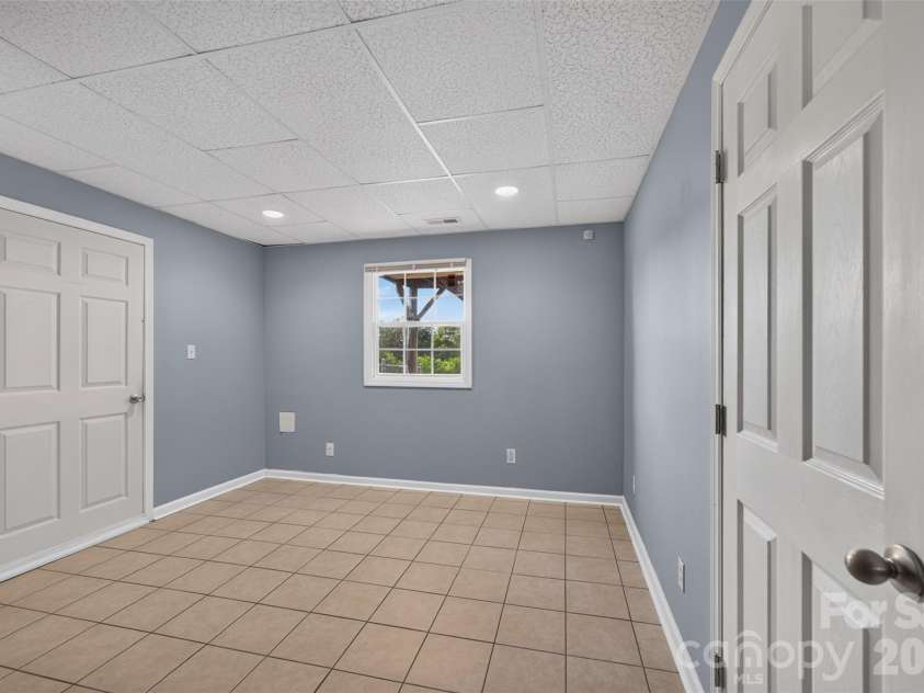 5706 George Hildebran School Road, Hickory, NC 28602.  MLS# CAR4408171, YatesRealty ID 40483. 