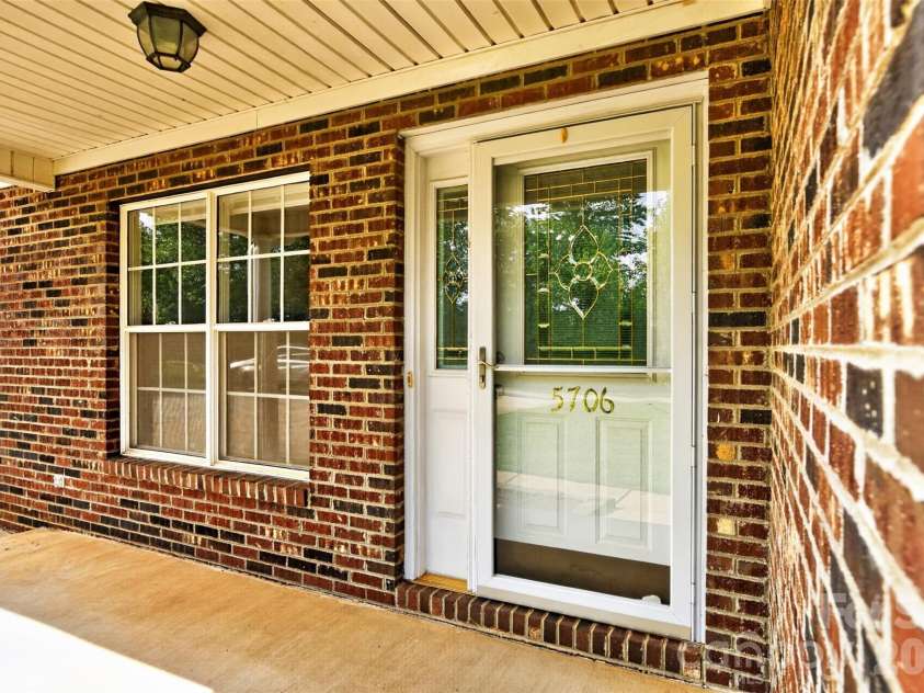 5706 George Hildebran School Road, Hickory, NC 28602.  MLS# CAR4408171, YatesRealty ID 40483. 