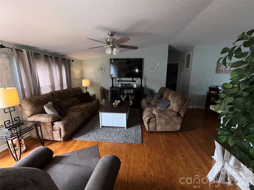 160 Tabernacle Church Road, McBee, SC 29101.  MLS# CAR4404027, YatesRealty ID 40485. 