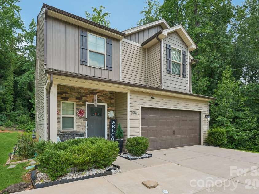 6901 Robinson Church Road, Charlotte, NC 28215.  MLS# CAR4390816, YatesRealty ID 40486. 
