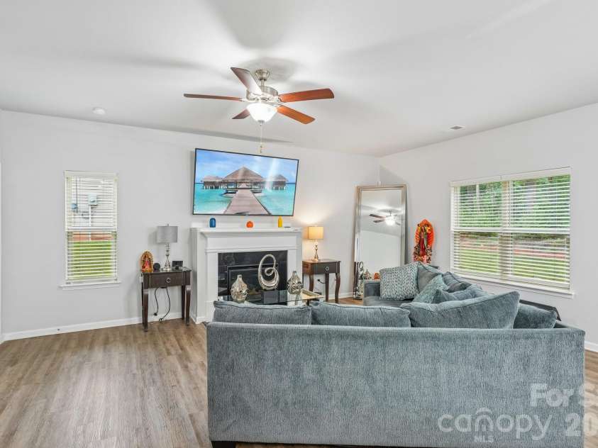 6901 Robinson Church Road, Charlotte, NC 28215.  MLS# CAR4390816, YatesRealty ID 40486. 
