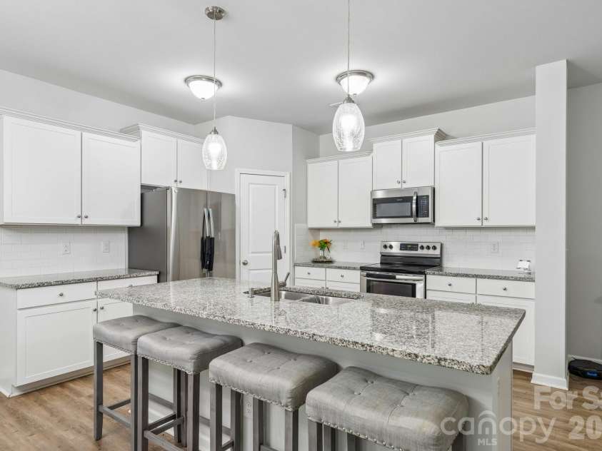 6901 Robinson Church Road, Charlotte, NC 28215.  MLS# CAR4390816, YatesRealty ID 40486. 
