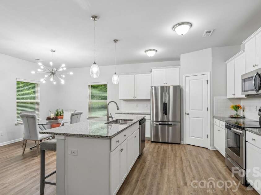 6901 Robinson Church Road, Charlotte, NC 28215.  MLS# CAR4390816, YatesRealty ID 40486. 