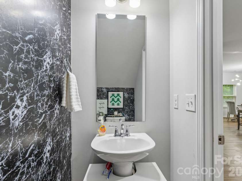 6901 Robinson Church Road, Charlotte, NC 28215.  MLS# CAR4390816, YatesRealty ID 40486. 