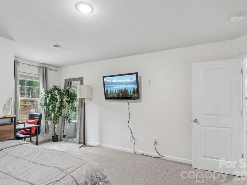 6901 Robinson Church Road, Charlotte, NC 28215.  MLS# CAR4390816, YatesRealty ID 40486. 