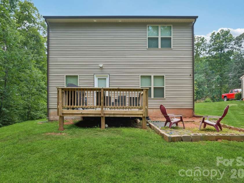 6901 Robinson Church Road, Charlotte, NC 28215.  MLS# CAR4390816, YatesRealty ID 40486. 