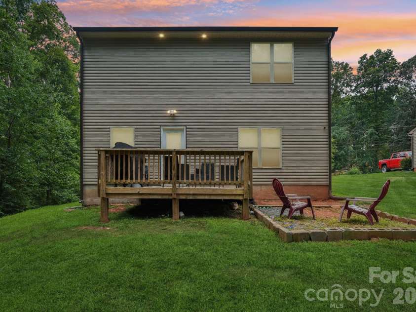6901 Robinson Church Road, Charlotte, NC 28215.  MLS# CAR4390816, YatesRealty ID 40486. 
