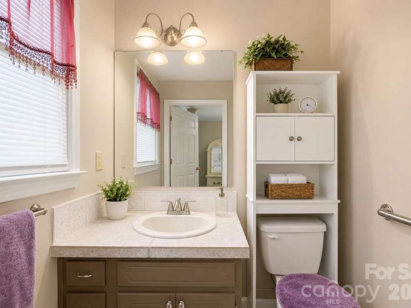 302 Elm Street, Wingate, NC 28174.  MLS# CAR4404536, YatesRealty ID 40487. Half bathroom