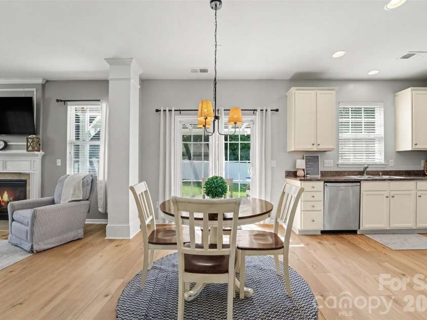 3409 Market View Drive, Davidson, NC 28036.  MLS# CAR4409098, YatesRealty ID 40489. 