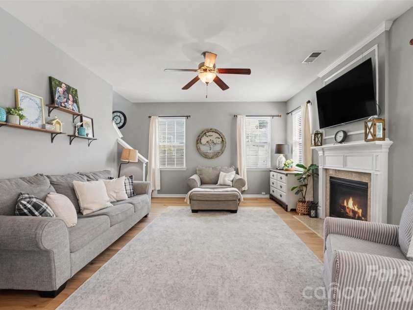 3409 Market View Drive, Davidson, NC 28036.  MLS# CAR4409098, YatesRealty ID 40489. 
