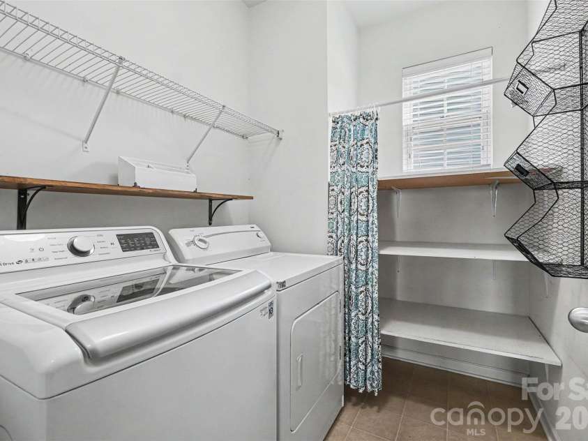 3409 Market View Drive, Davidson, NC 28036.  MLS# CAR4409098, YatesRealty ID 40489. 