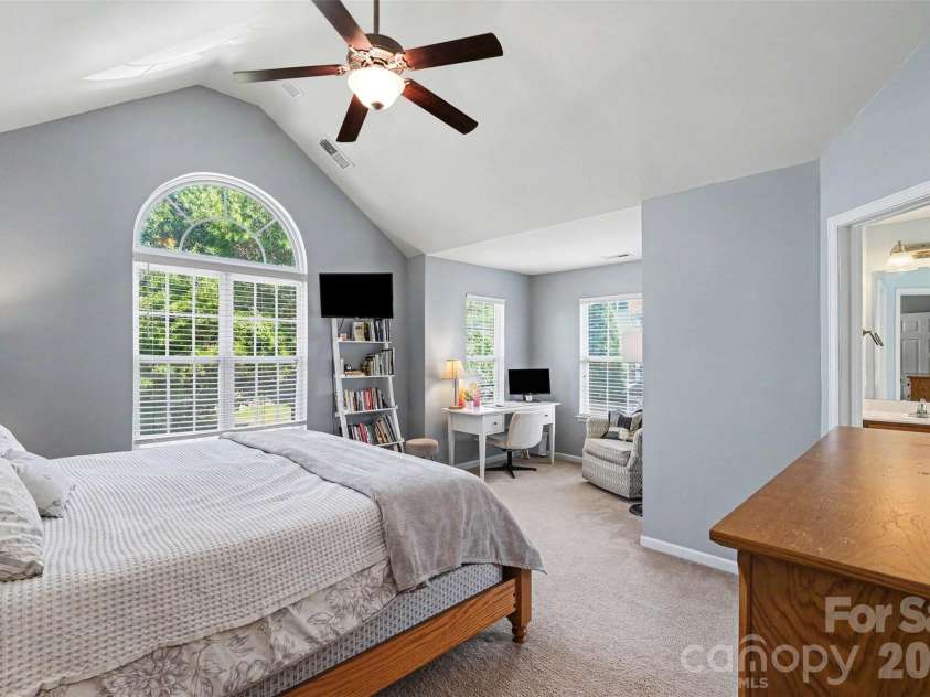 3409 Market View Drive, Davidson, NC 28036.  MLS# CAR4409098, YatesRealty ID 40489. 