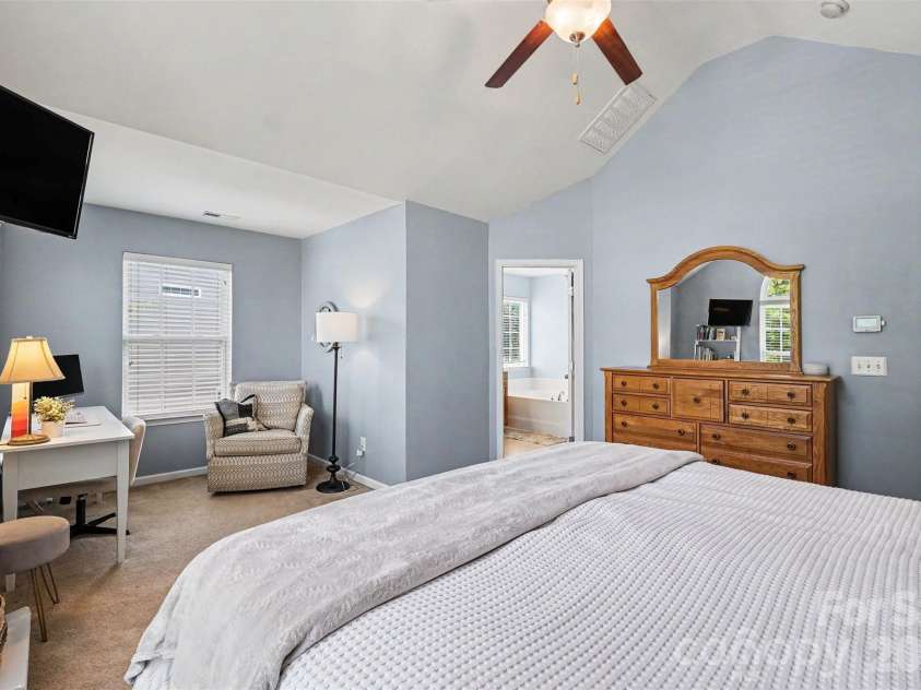3409 Market View Drive, Davidson, NC 28036.  MLS# CAR4409098, YatesRealty ID 40489. 