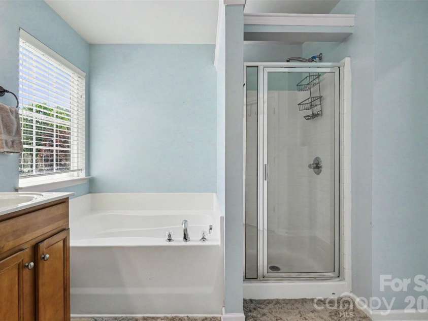 3409 Market View Drive, Davidson, NC 28036.  MLS# CAR4409098, YatesRealty ID 40489. 