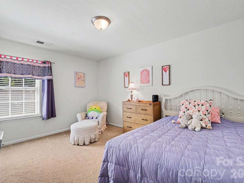3409 Market View Drive, Davidson, NC 28036.  MLS# CAR4409098, YatesRealty ID 40489. 
