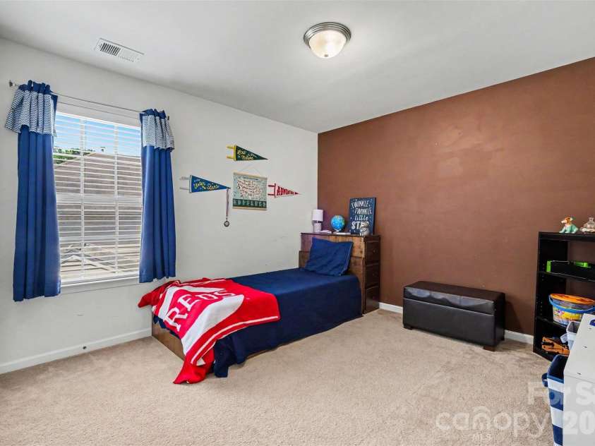 3409 Market View Drive, Davidson, NC 28036.  MLS# CAR4409098, YatesRealty ID 40489. 