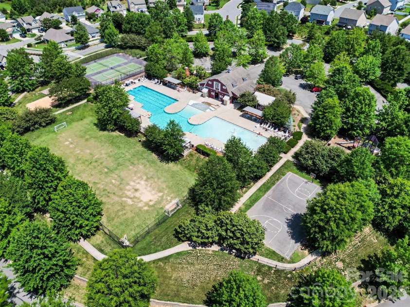 3409 Market View Drive, Davidson, NC 28036.  MLS# CAR4409098, YatesRealty ID 40489. Community Amenities