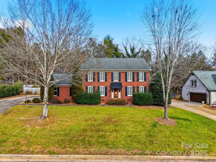 147 35th Avenue, Hickory, NC 28601.  MLS# CAR4333841, YatesRealty ID 4049. 