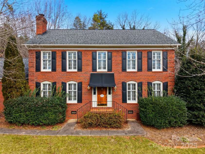 147 35th Avenue, Hickory, NC 28601.  MLS# CAR4333841, YatesRealty ID 4049. 