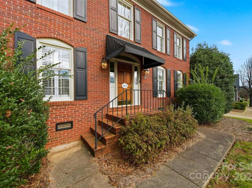 147 35th Avenue, Hickory, NC 28601.  MLS# CAR4333841, YatesRealty ID 4049. 
