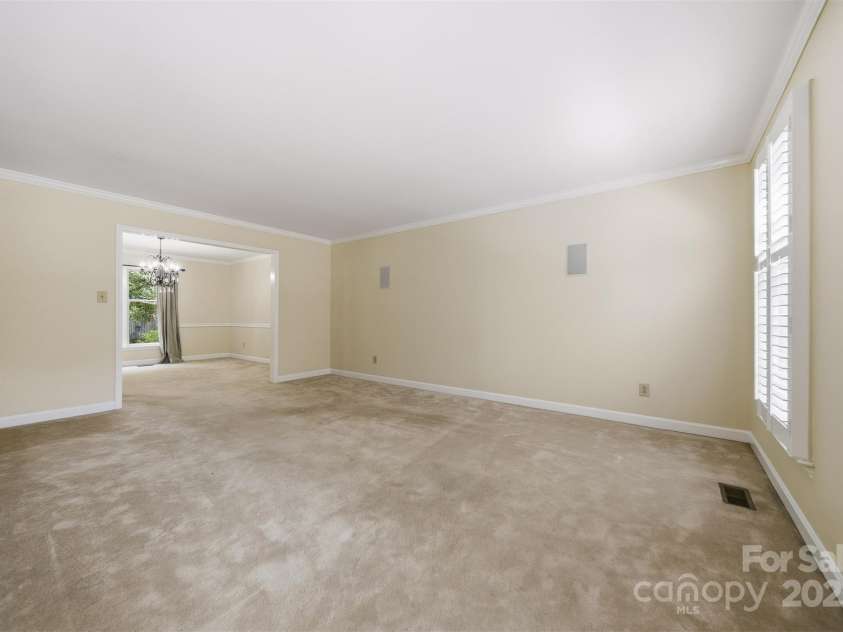 147 35th Avenue, Hickory, NC 28601.  MLS# CAR4333841, YatesRealty ID 4049. 
