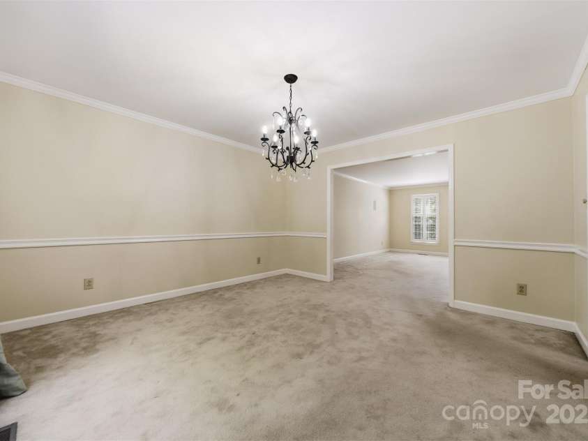147 35th Avenue, Hickory, NC 28601.  MLS# CAR4333841, YatesRealty ID 4049. 