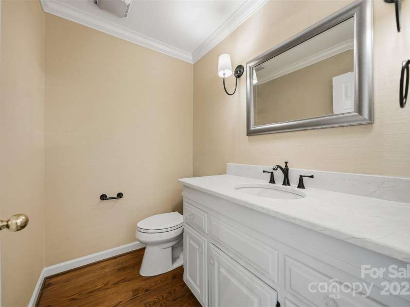 147 35th Avenue, Hickory, NC 28601.  MLS# CAR4333841, YatesRealty ID 4049. 