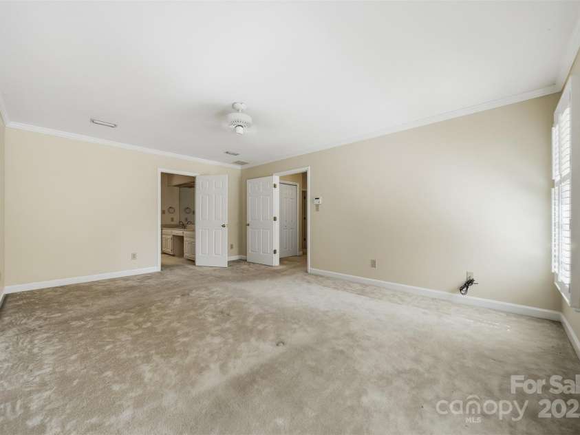 147 35th Avenue, Hickory, NC 28601.  MLS# CAR4333841, YatesRealty ID 4049. 