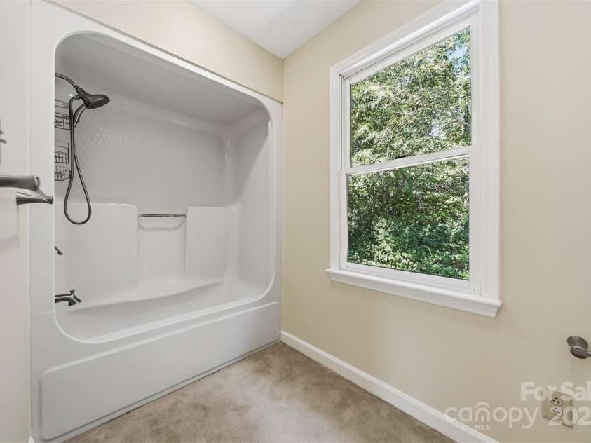 147 35th Avenue, Hickory, NC 28601.  MLS# CAR4333841, YatesRealty ID 4049. 