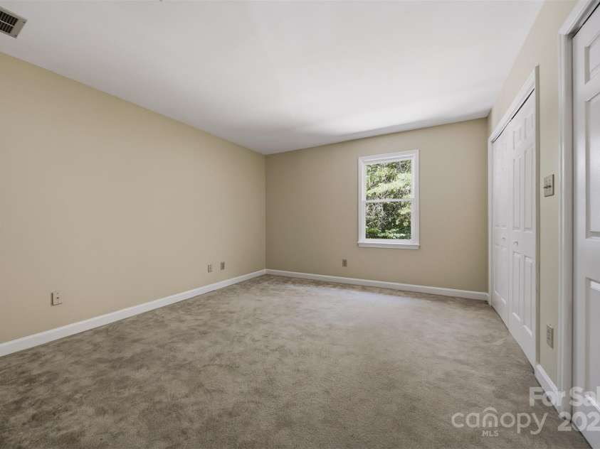 147 35th Avenue, Hickory, NC 28601.  MLS# CAR4333841, YatesRealty ID 4049. 